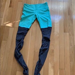 Original Alo Yoga teal goddess leggings